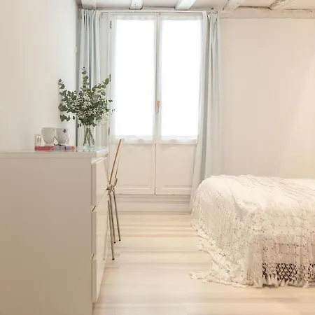 Apartment Boulevard 26 *