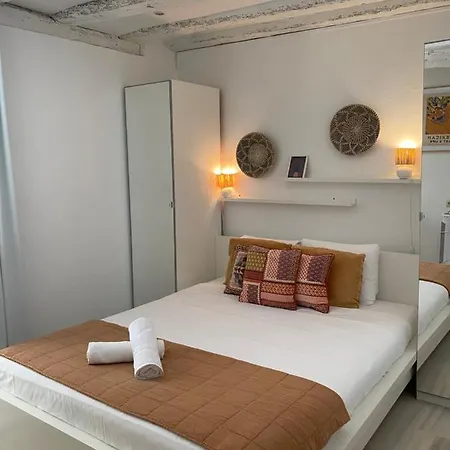 Apartment Boulevard 26 *